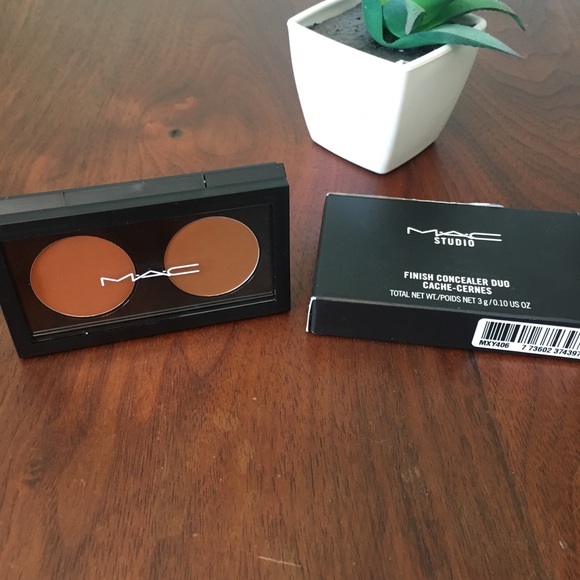 MAC Cosmetics Other - MAC concealer duo